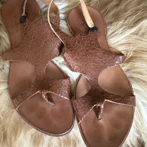 Cydwoq shoes sandals 39 9 matches the bag I have posted